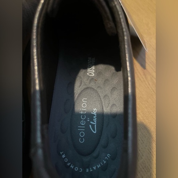 Clark’s Size 7.5 Shoes - Picture 12 of 13